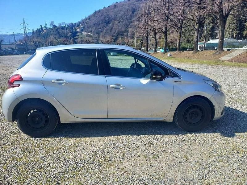 Usata Peugeot 208 GT-line 120 CV (88 kW) 2017 Utilitaria