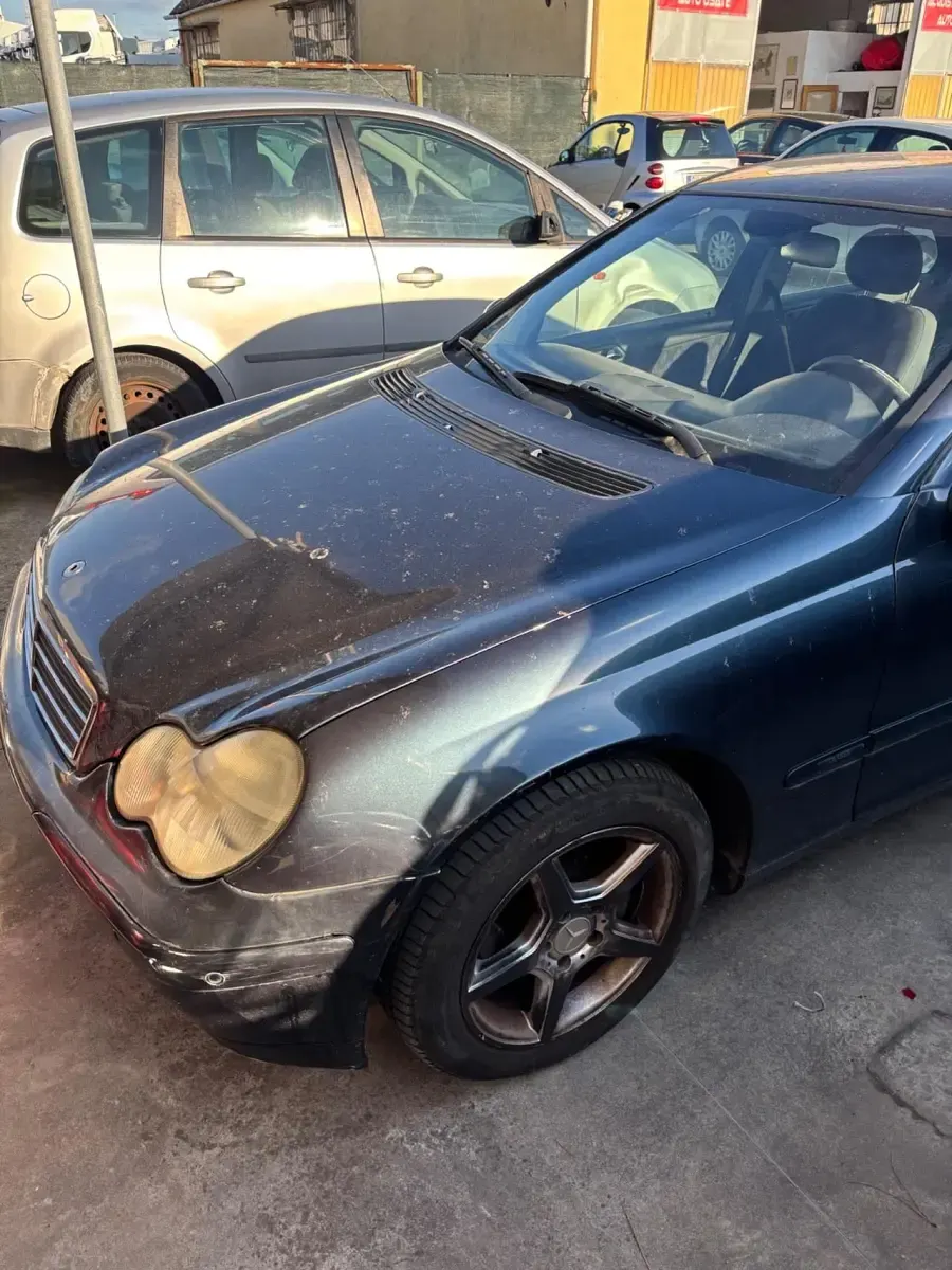 Usata Mercedes C220 Classic 115 CV (84 kW) 2002 Blu Berlina