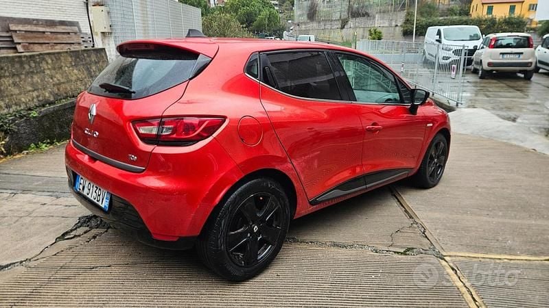 Second-hand Renault Clio IV 90 CP (66 kW) 2014 Roșu Berlinǎ