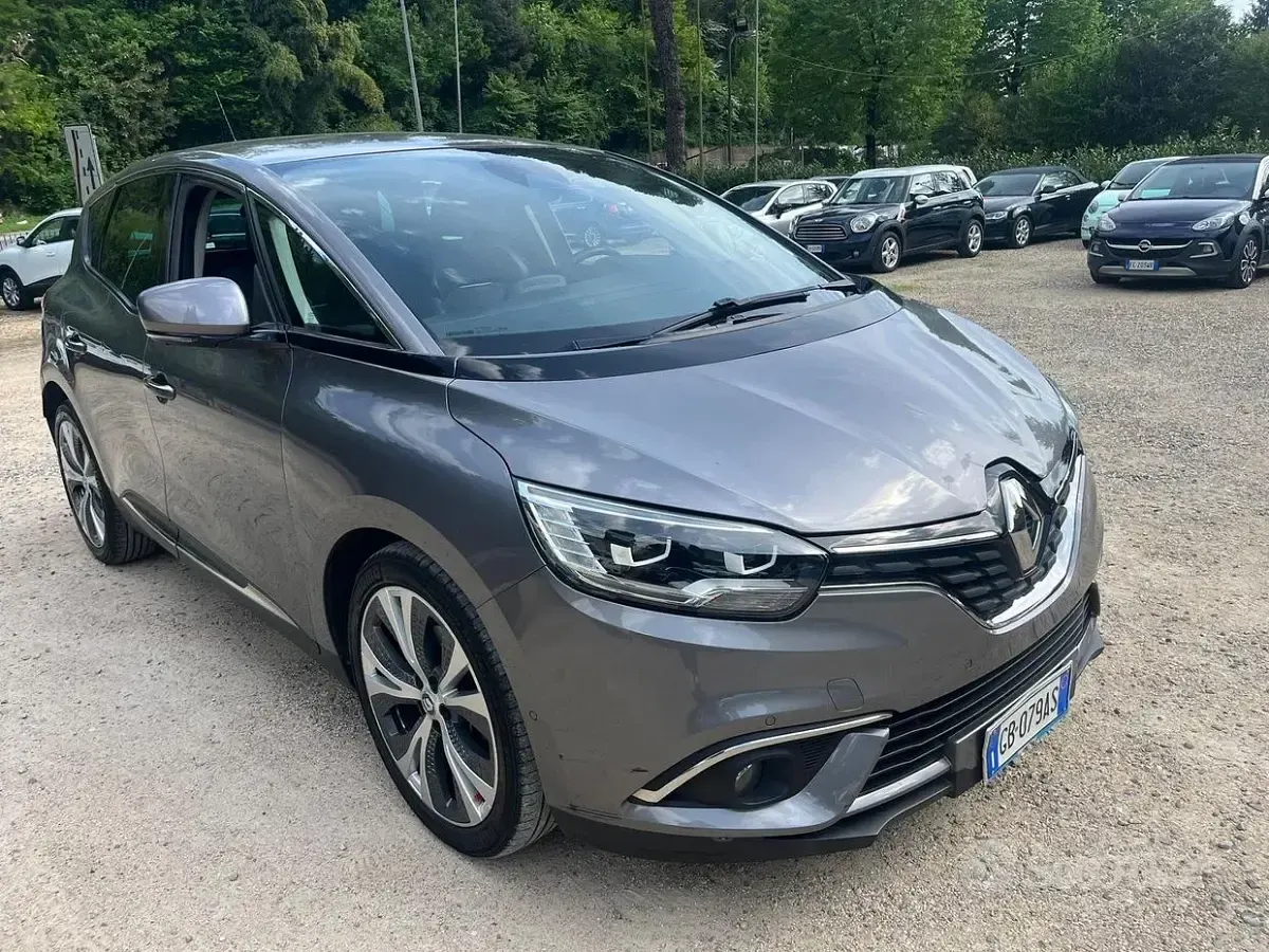 Usata Renault Scénic Bose Edition 110 CV (80 kW) 2017 Grigio Monovolume