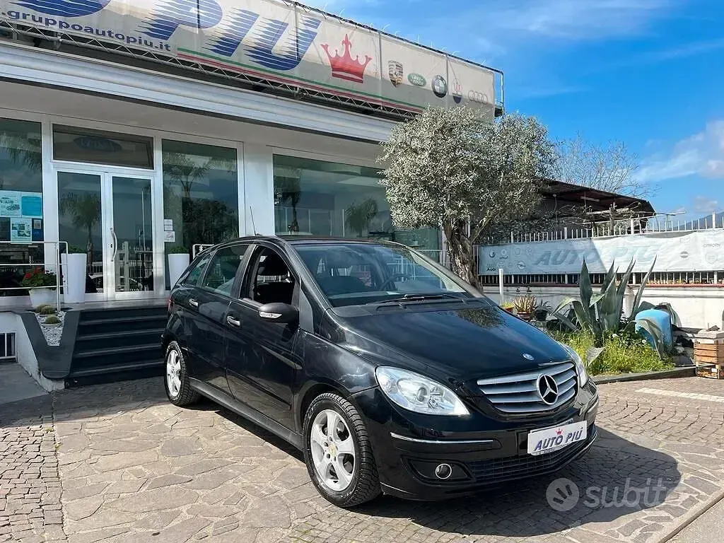 Usata Mercedes B180 109 CV (80 kW) 2006 Nero Monovolume