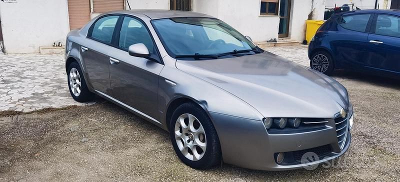 Second-hand Alfa Romeo 159 Exclusive 150 CP (110 kW) 2008 Gri Berlinǎ