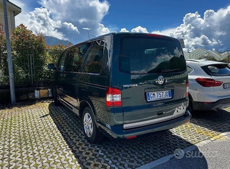 Usata VW Multivan 174 CV (127 kW) 2007 Verde Monovolume
