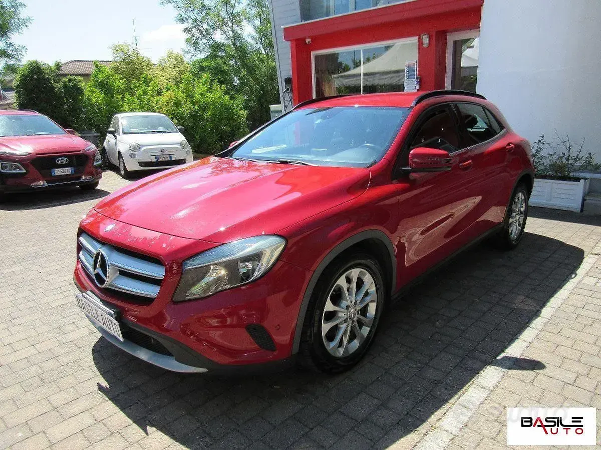 Usata Mercedes GLA200 136 CV (100 kW) 2014 Rosso SUV