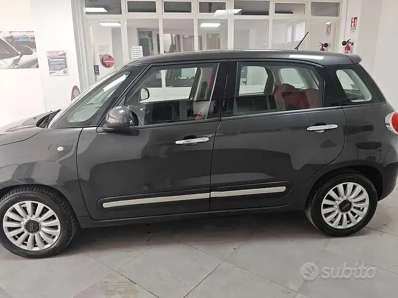 Begagnad Fiat 500L Easy 95 HK (69 kW) 2012 Grå Minibuss