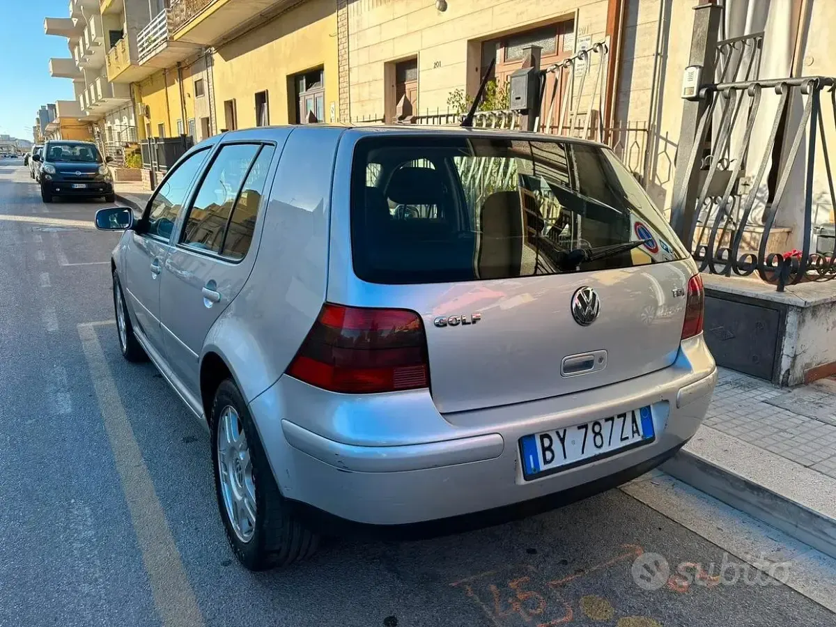 Usata VW Golf IV 130 CV (95 kW) 2002 Grigio Berlina