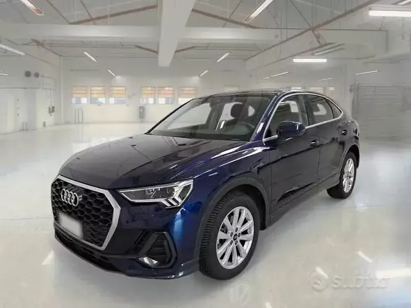 Usata Audi Q3 Sportback Ambiente 150 CV (110 kW) 2023 Blu/azzurro SUV
