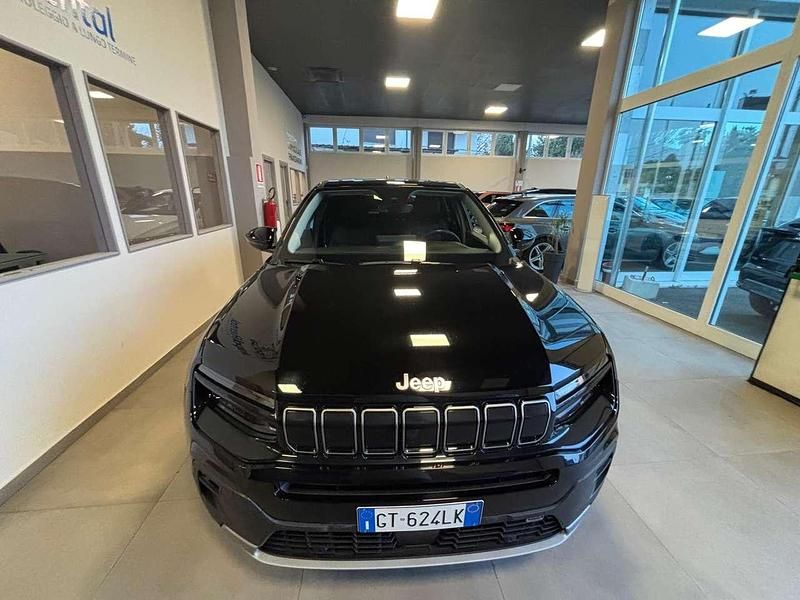 Begagnad Jeep Avenger Summit 101 HK (74 kW) 2024 Svart SUV