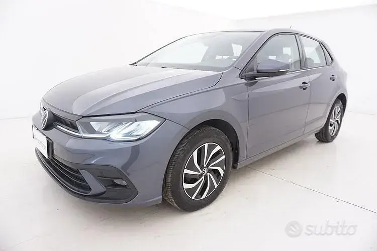 Usata VW Polo Life 95 CV (69 kW) 2022 Grigio Utilitaria