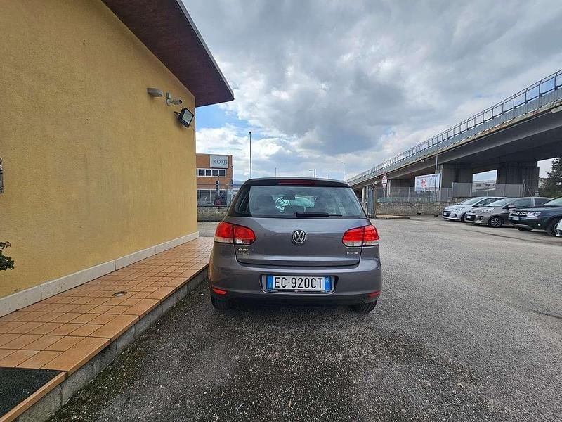Usata VW Golf VI Trendline 102 CV (75 kW) 2010 Grigio Utilitaria