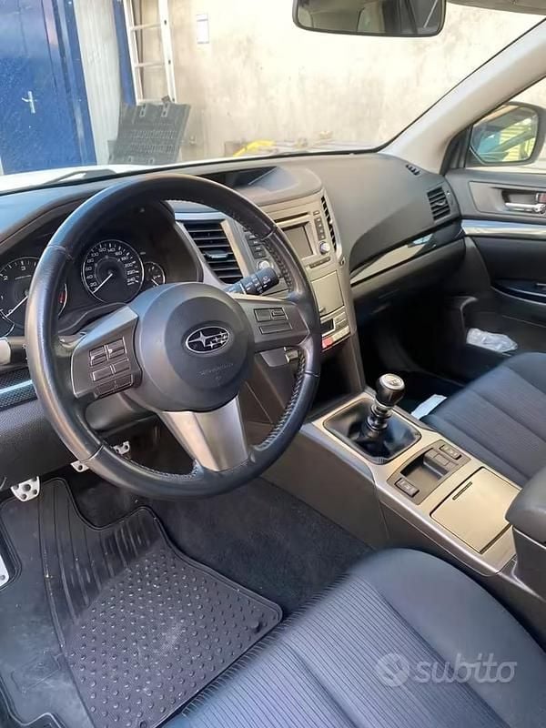 Usata Subaru Legacy 2013 Bianco Station wagon