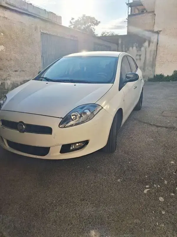 Usata Fiat Bravo Easy 105 CV (77 kW) 2012 Utilitaria