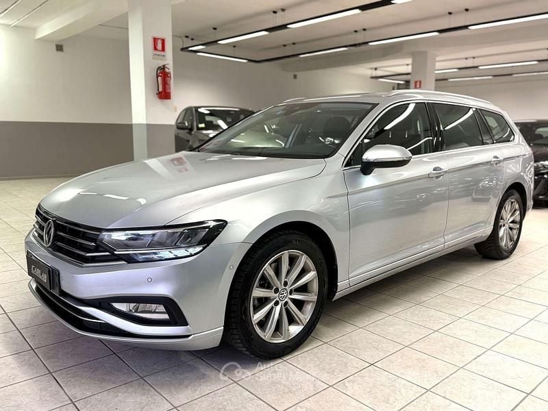 Usata VW Passat Business 120 CV (88 kW) 2020 Argento Station wagon