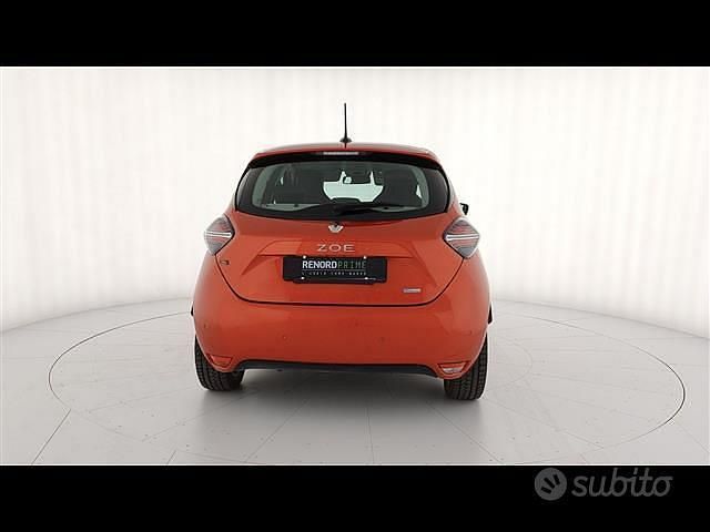 Usata Renault Zoe Zen 100 kW (136 CV) 2020 Rosso Utilitaria