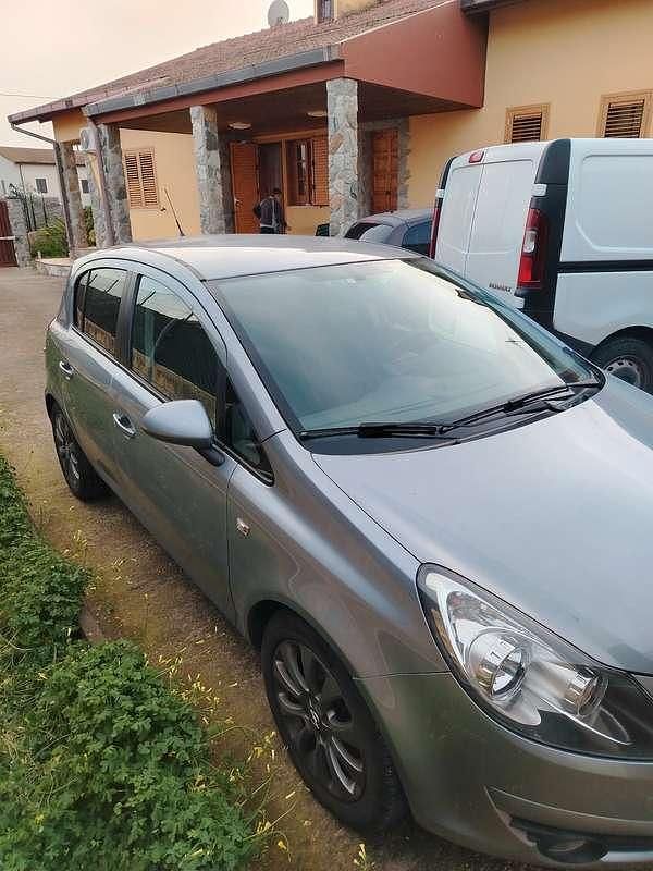 Usata Opel Corsa 69 CV (50 kW) 1989 Berlina