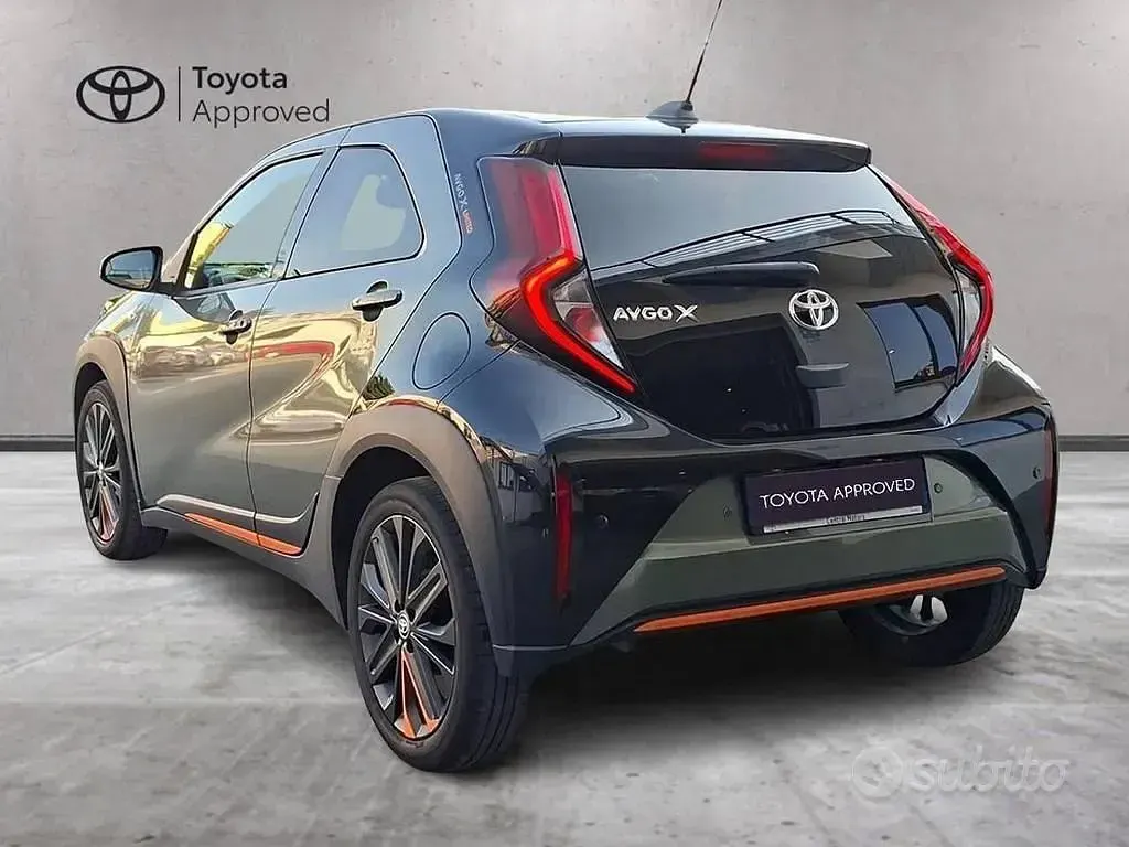 Usata Toyota Aygo X Limited 72 CV (52 kW) 2022 Verde SUV