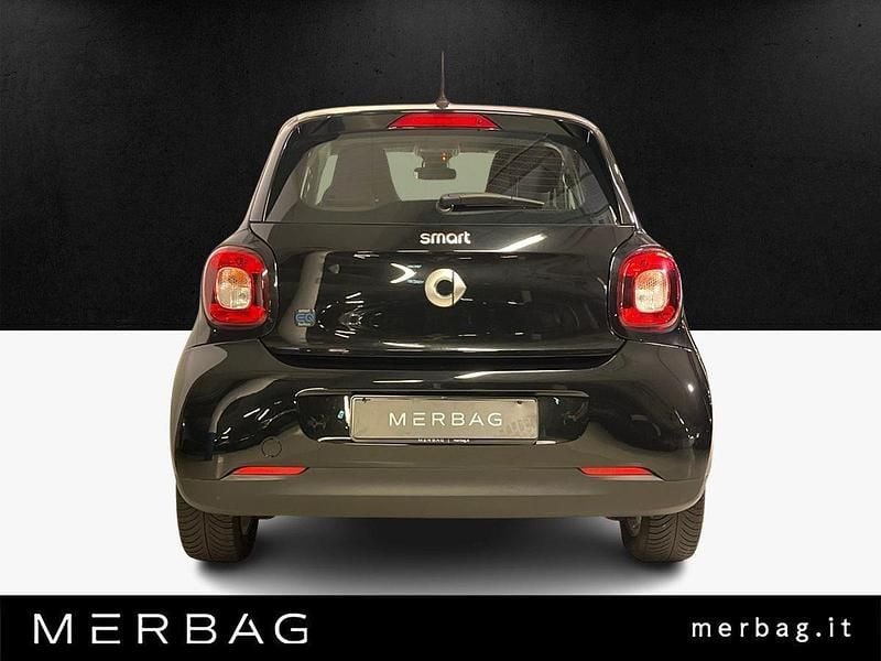 Begagnad Smart ForFour Electric Drive Pure 60 kW (82 HK) 2021 Svart Sedan