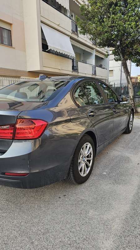 Usata 2012 BMW 316 Efficient Dynamics Tre volumi | 9500 € (Buon prezzo) - Immagine 1/4