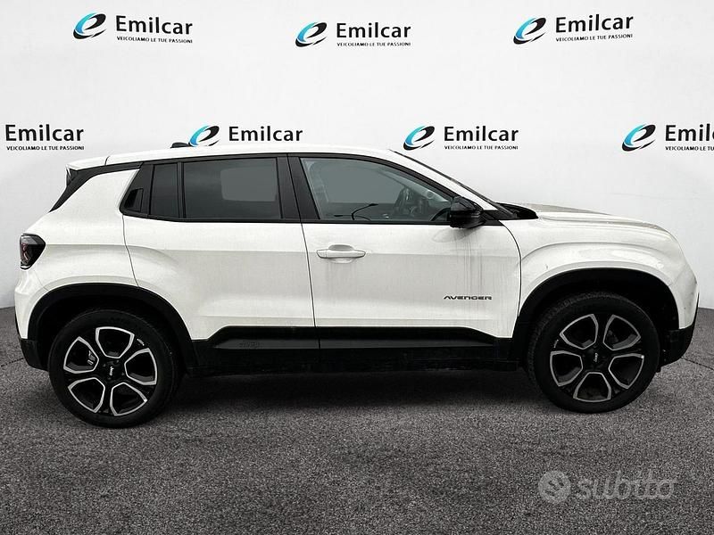 Usata Jeep Avenger 100 CV (73 kW) 2024 Bianco SUV