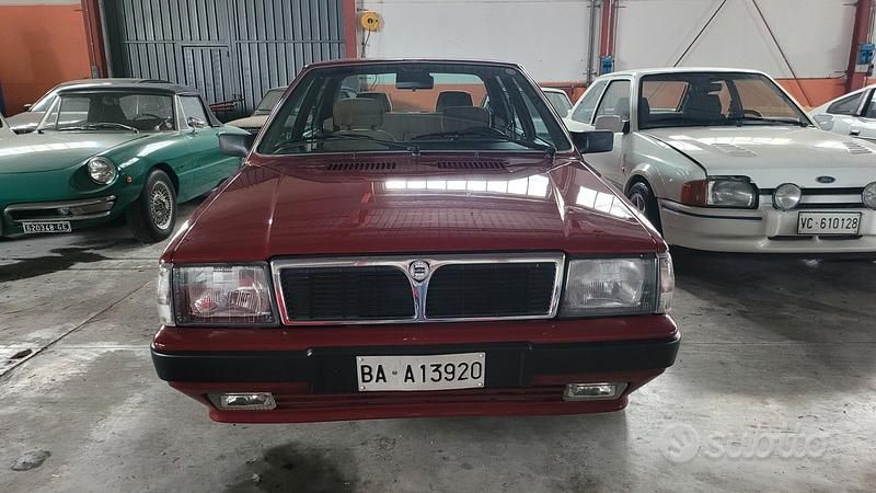 Usata Lancia Prisma 109 CV (80 kW) 1987 Rosso Berlina