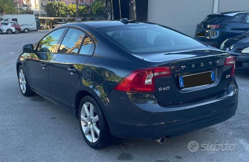 Usata Volvo S60 Business Edition 150 CV (110 kW) 2016 Grigio Berlina