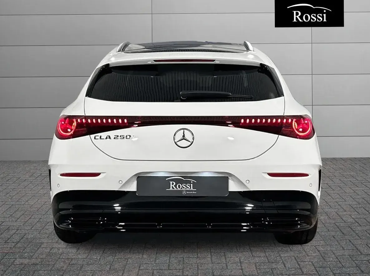 Nuova Mercedes CLA 250+ 200 kW (272 CV) 2026 Nero Berlina