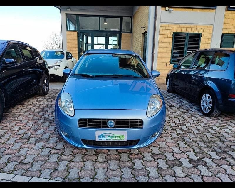 Usata Fiat Grande Punto Active 65 CV (47 kW) 2005 Blu Utilitaria