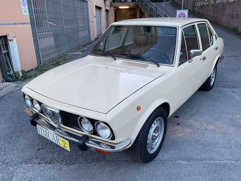Usata Alfa Romeo Alfetta 109 CV (80 kW) 1977 Beige Berlina