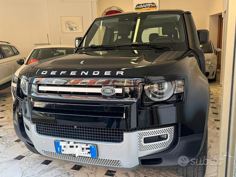 Nero Usata 2023 Land Rover Defender SE SUV | 67.900 € (Molto cara) - Immagine 1/4