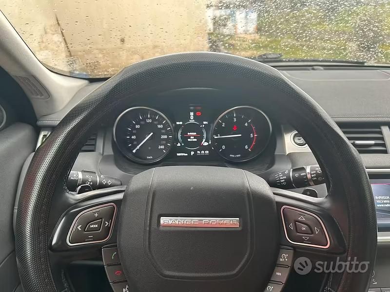 Usado Land Rover Range Rover evoque HSE Dynamic 150 HP (110 kW) 2017 Branco SUV