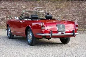 Occasion Alfa Romeo 2600 145 ch (106 kW) 1962 Rouge Cabriolet