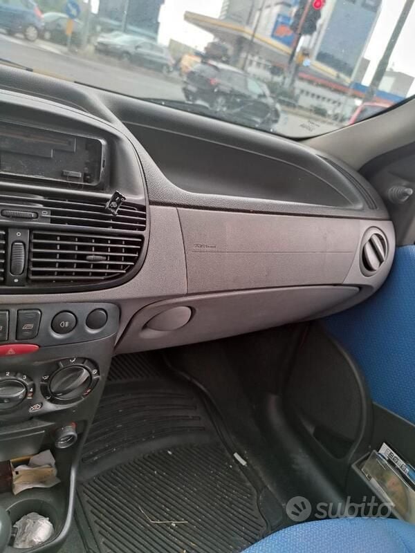 Usata 2003 Fiat Punto Due volumi | 400 € (Super prezzo) - Immagine 1/4