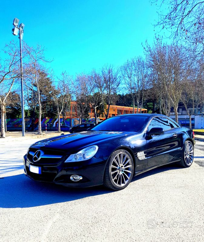 Nero Usata 2009 Mercedes SL350 Chrome | 28.500 € (Molto cara) - Immagine 1/4