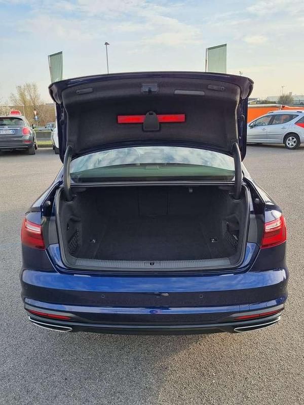 Usata Audi A4 Ambiente 204 CV (150 kW) 2022 Blu/azzurro Berlina