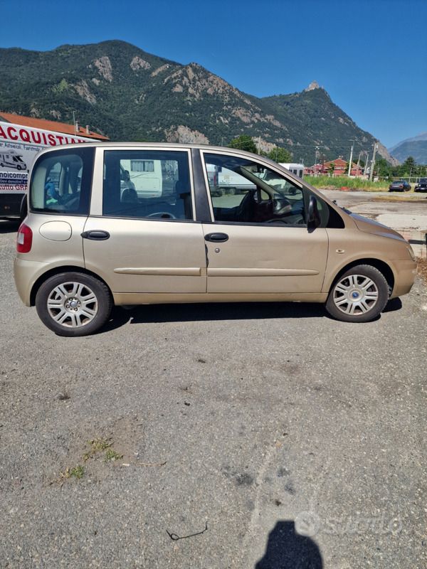 Usata Fiat Multipla 116 CV (85 kW) 2008 Grigio Monovolume
