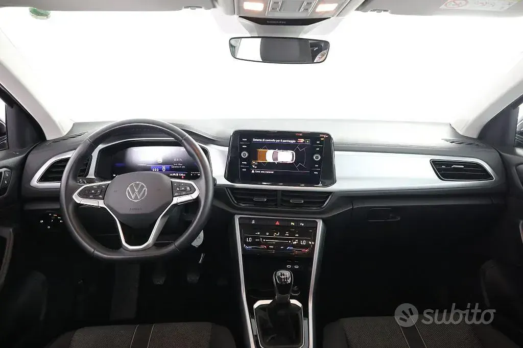 Usata VW T-Roc Life 116 CV (85 kW) 2025 Nero perla SUV
