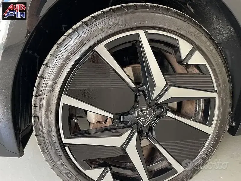 Usata Peugeot 208 Allure 110 CV (80 kW) 2024 Nero Utilitaria