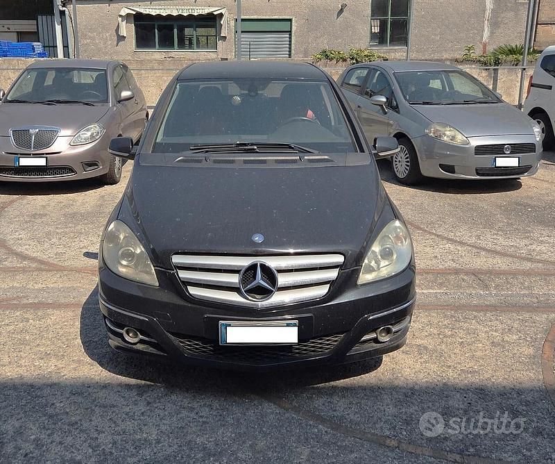 Usata Mercedes B180 109 CV (80 kW) 2009 Nero Monovolume