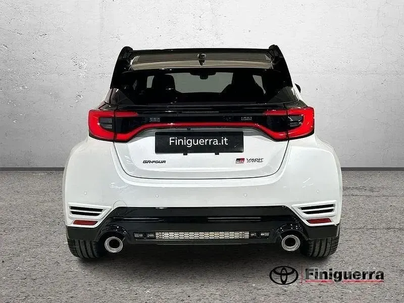Nuova Toyota Yaris Aero 280 CV (205 kW) 2026 Bianco Utilitaria