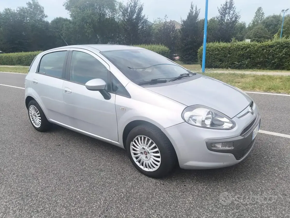 Usata Fiat Punto Evo Dynamic 77 CV (56 kW) 2012 Grigio Utilitaria