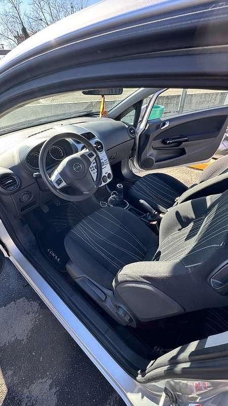 Usata Opel Corsa 69 CV (50 kW) 2009 Utilitaria
