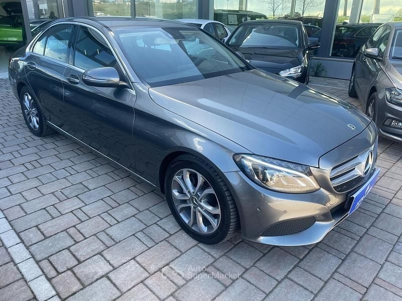 Usata Mercedes C200 Business 136 CV (100 kW) 2018 Gray Berlina