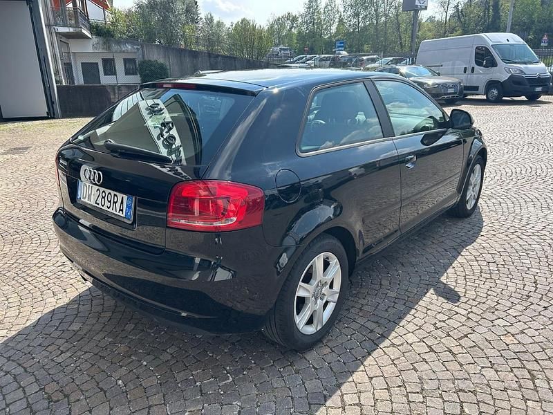 Usata Audi A3 Attraction 102 CV (75 kW) 2009 Nero metallizzato Utilitaria