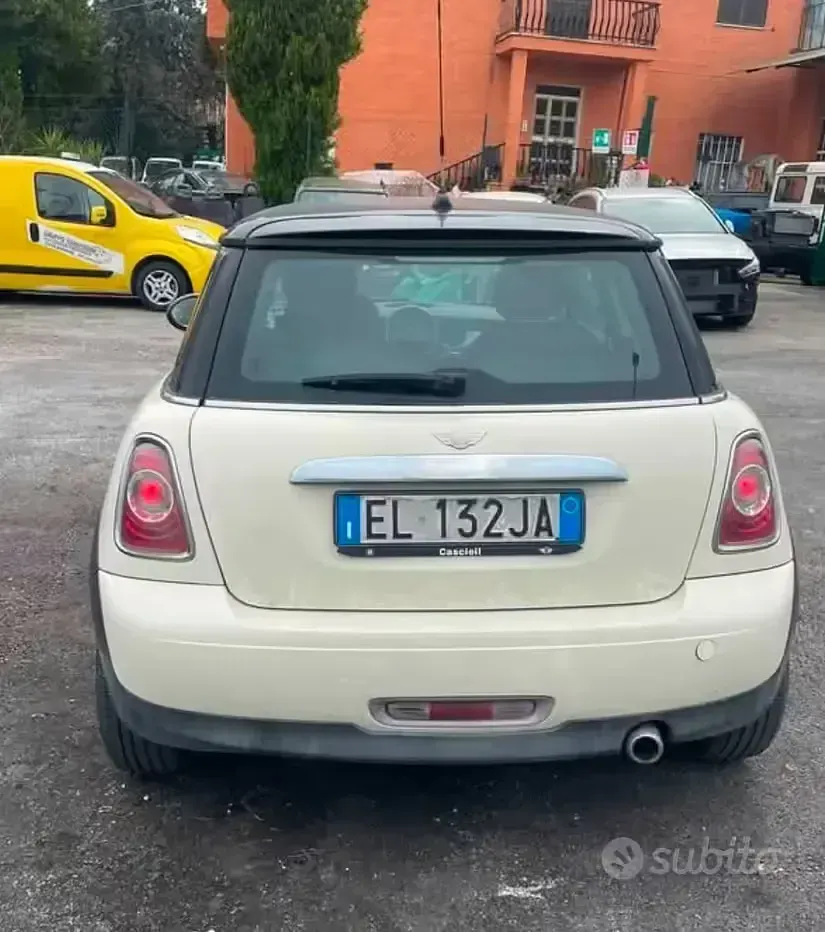 Usata Mini Cooper 90 CV (66 kW) 2011 Bianco Utilitaria