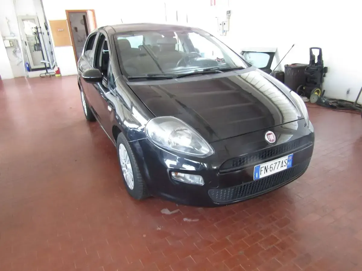Usata Fiat Grande Punto 77 CV (56 kW) 2018 Nero Utilitaria