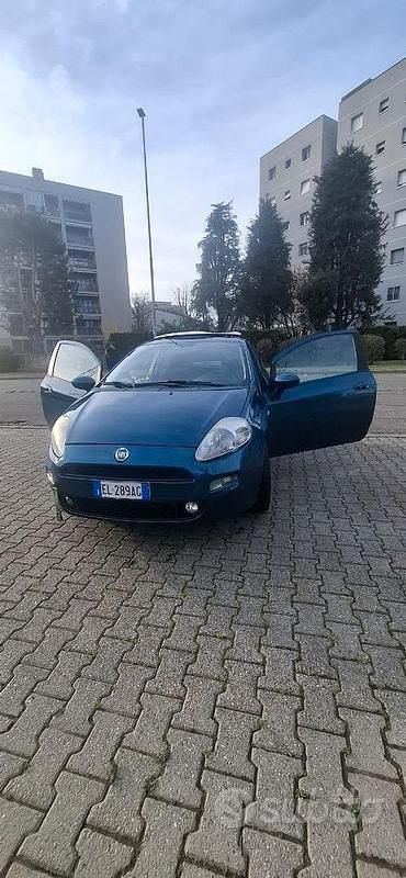 Usata Fiat Punto 77 CV (56 kW) 2012 Blu Utilitaria