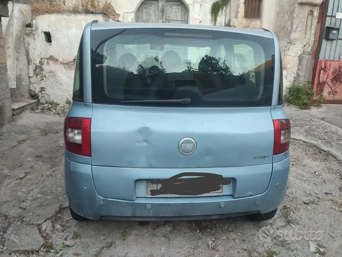 Usata Fiat Multipla 120 CV (88 kW) 2007 Bluazzurro Monovolume