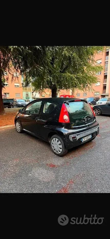 Usata Peugeot 107 68 CV (50 kW) 2005 Nero Utilitaria