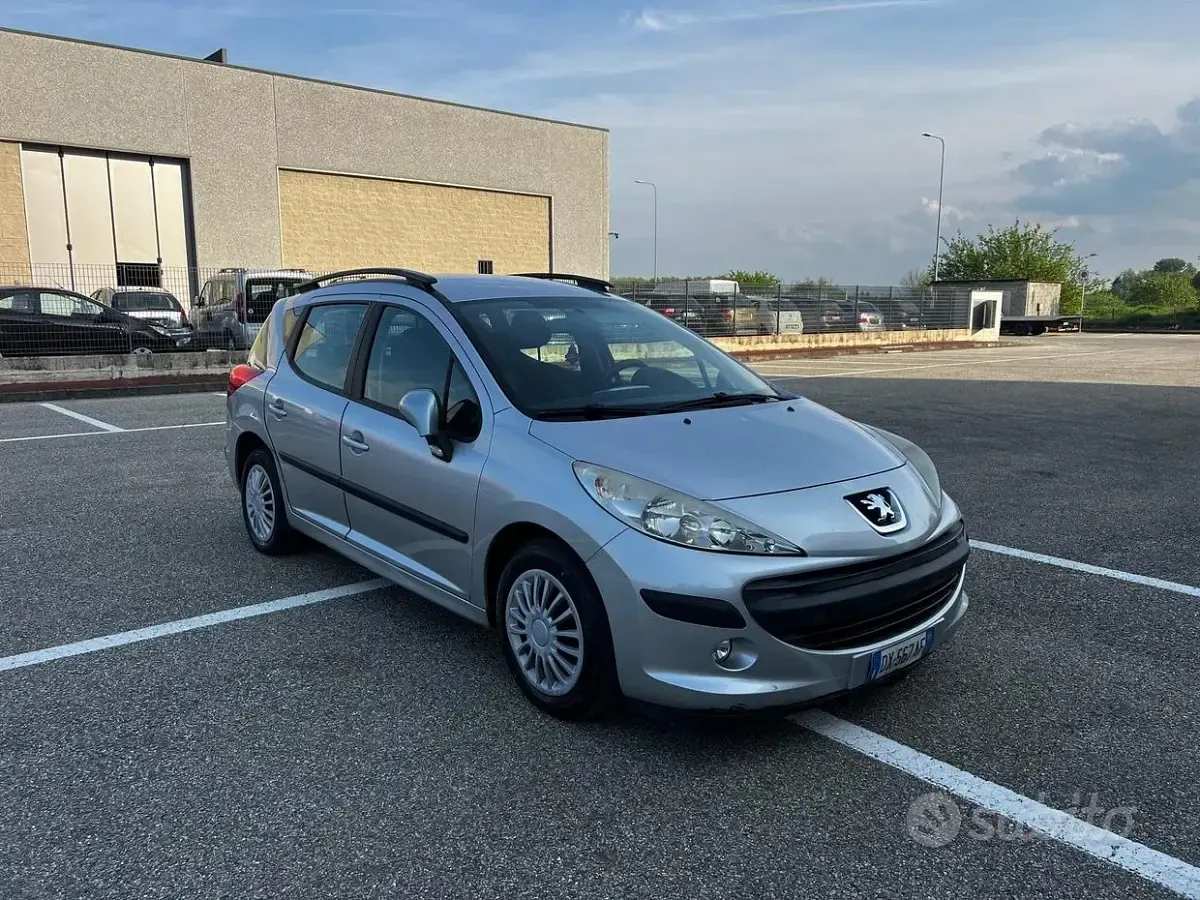 Usata Peugeot 207 73 CV (53 kW) 2009 Grigio Station wagon