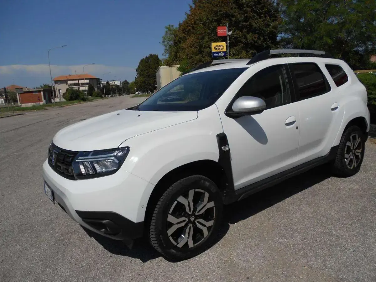 Usata Dacia Duster Prestige 101 CV (74 kW) 2021 Bianco SUV